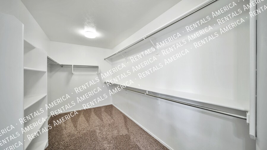 Building Photo - 410 W Corte Calza
