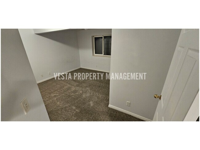 Building Photo - 981 Hudson St