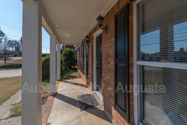 Building Photo - 3428 Monte Carlo Dr