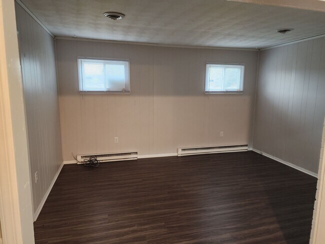 Building Photo - Updated 3 Bedroom, 1 bath with Large Backyard!