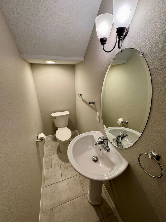 Building Photo - Move in ready 3/2 New Construction Townhou...