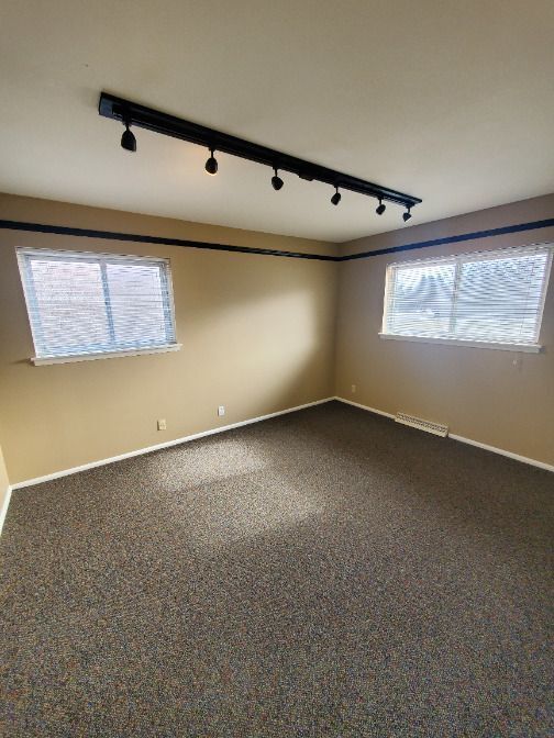 Building Photo - 8862 N Malibu Dr