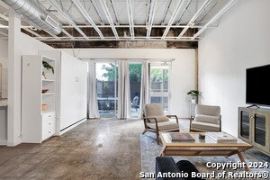 Building Photo - 1115 S Alamo St