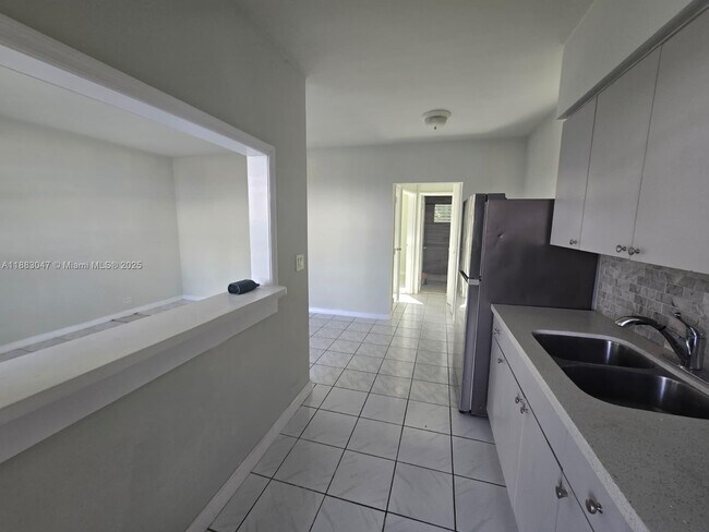 Building Photo - 71 NW 76th St