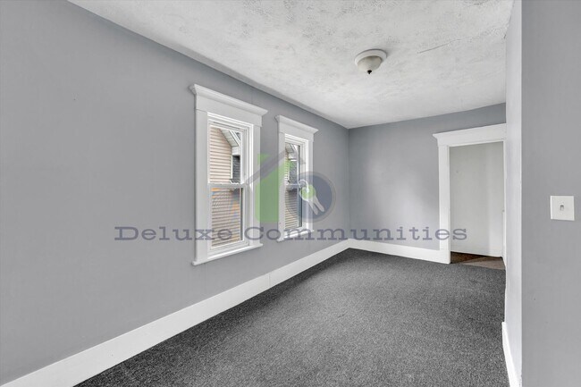 Building Photo - 415 Graham St SW