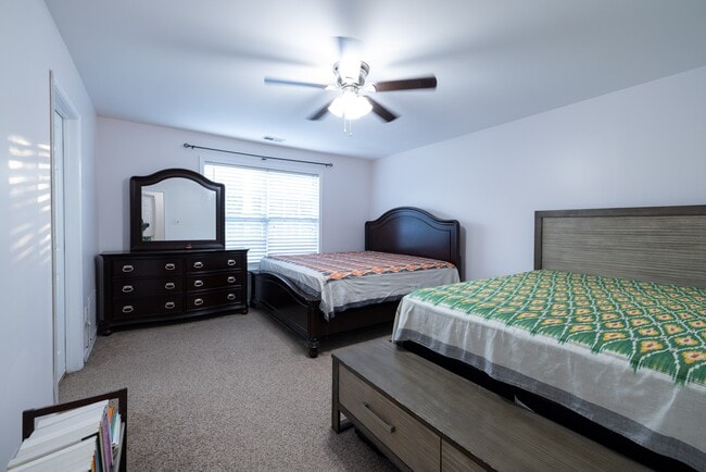 Building Photo - 305 Jamerson Ct