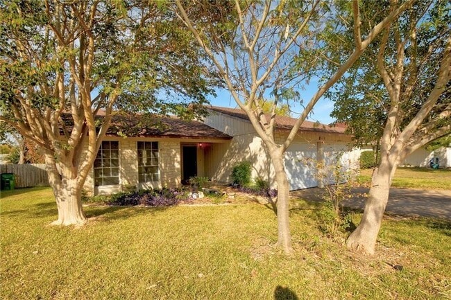 Building Photo - 3916 Stoney Hill