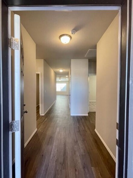 Building Photo - 505 Ashwood St