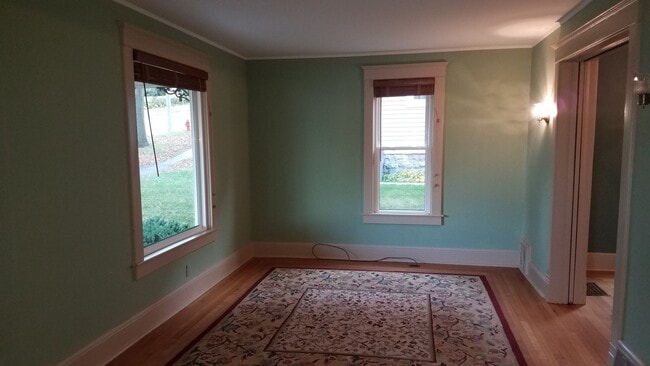 Building Photo - Walking Distance to St. Mary's Hospital and Downtown Rochester