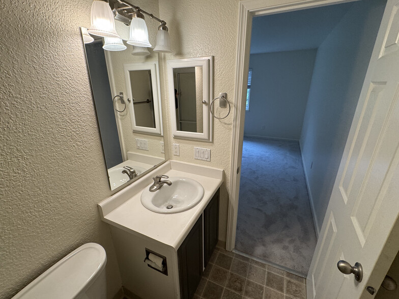 Master Bath - 9480 SW 146th Ter