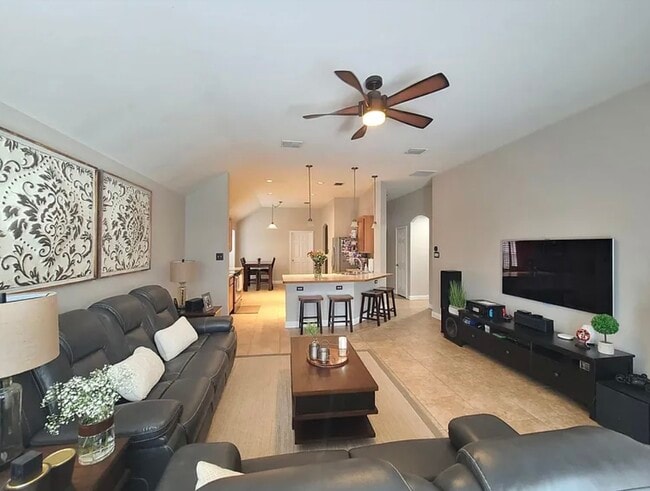 Building Photo - 7217 Welshman Dr