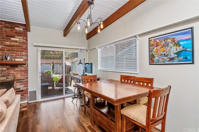 Building Photo - 926 N San Gabriel Ave