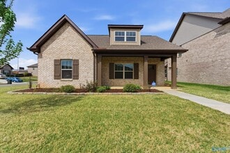 Building Photo - 100 Sartain St