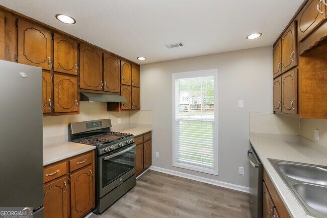 Building Photo - 505 Rosehill Dr