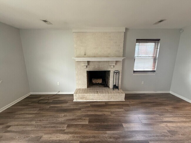 Building Photo - 7760 Corley Dr