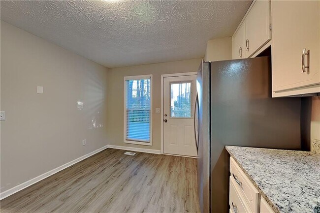 Building Photo - 4798 Southern Ct NW