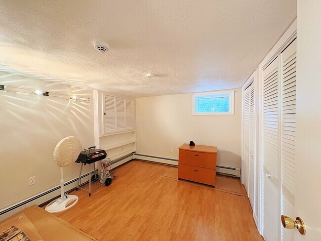 Building Photo - 55 Sutherland Rd