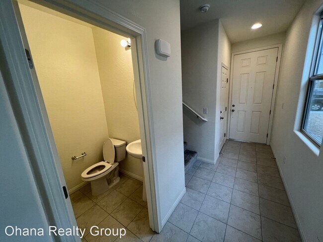 Building Photo - 4 br, 2.5 bath House - 10072 Spelter Street