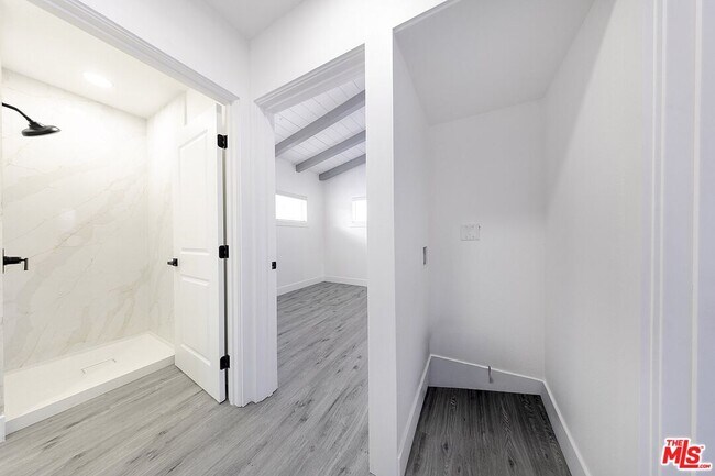 Building Photo - 11132 Montecito Dr