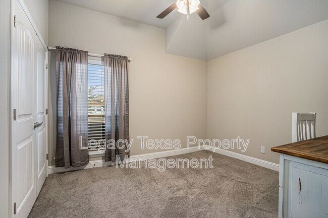 Building Photo - 226 Harp Ave