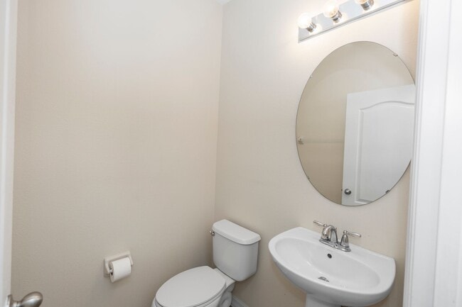 Building Photo - 3-story, 3/3.5, updated, townhome in the h...