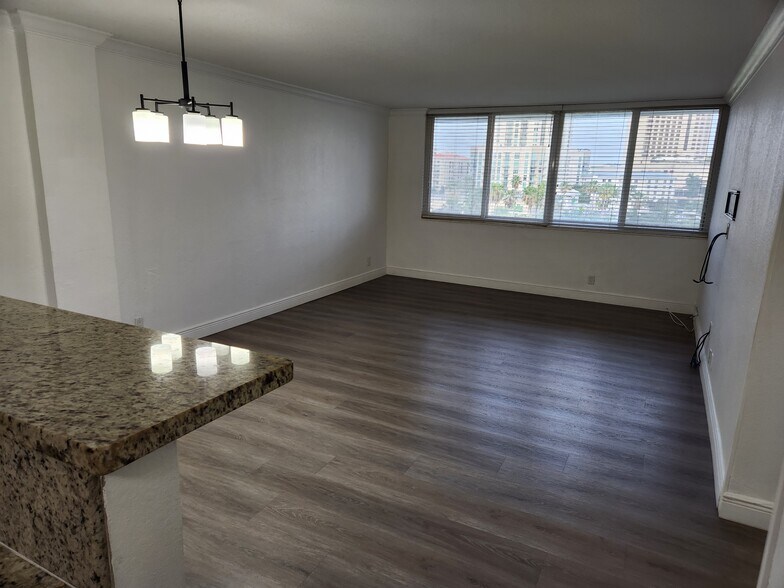Building Photo - 9143 SW 77th Ave