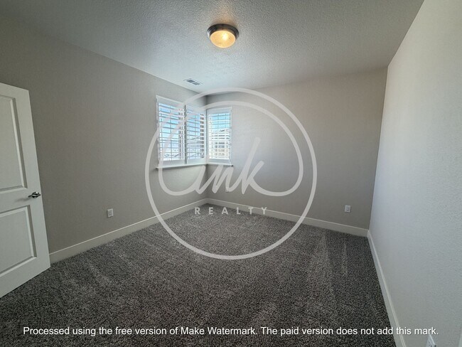 Building Photo - 439 Dubois Ln