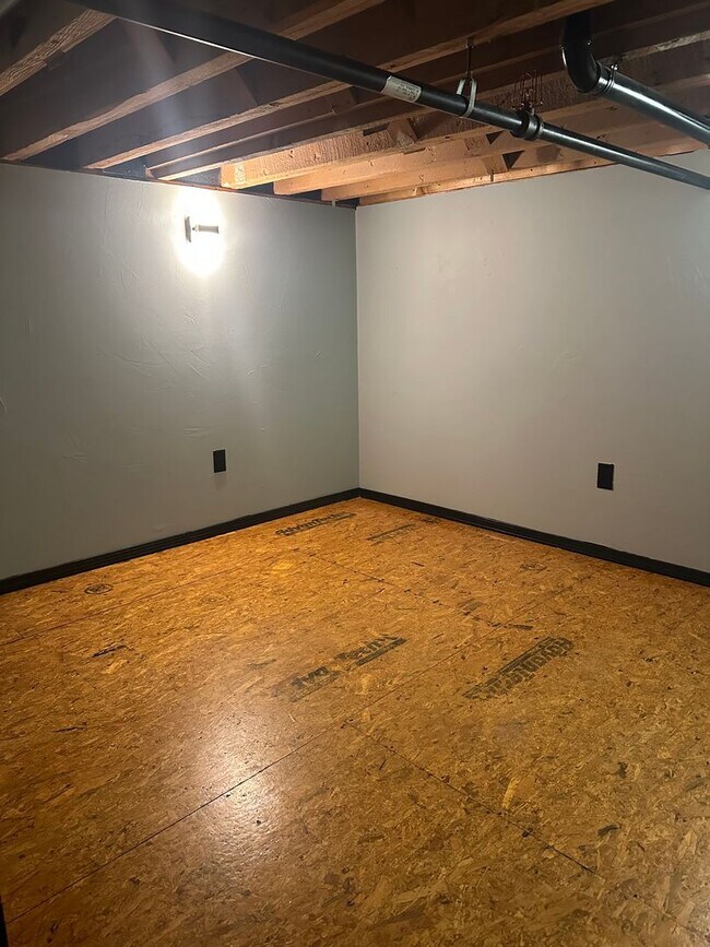 Building Photo - Founders Park Lofts