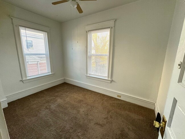 Building Photo - 4 Bedroom / 2 Bath House - Near SEMO's Cam...