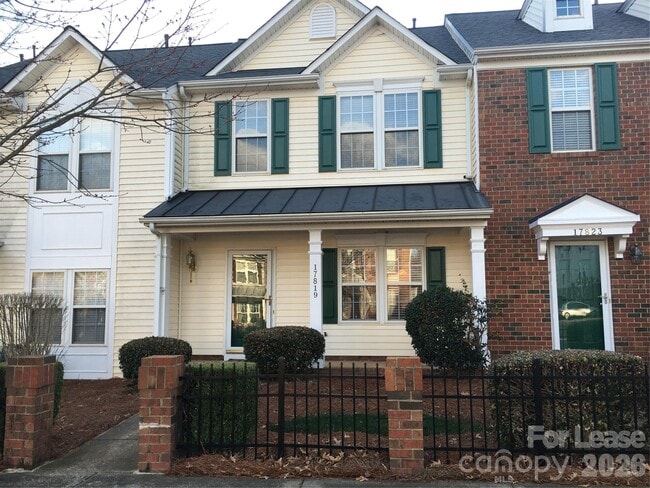 Building Photo - 17819 Delmas Dr