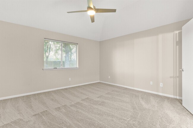 Building Photo - 16010 Cedar Gully Dr