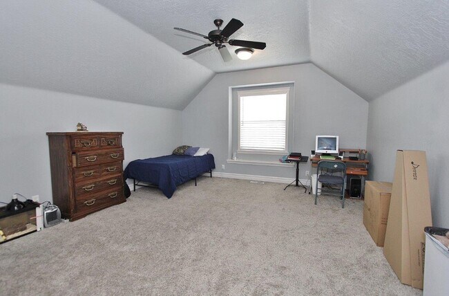 Building Photo - Immaculate Home Nestled in a Quiet Neighbo...