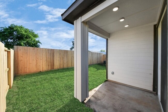 Building Photo - 4324 Avron Dr