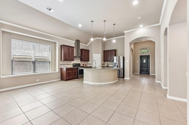 Building Photo - 640 Loma Cedro Bend