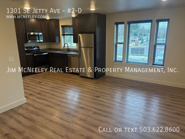 Building Photo - 1301 SE Jetty Ave