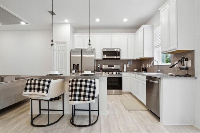 Building Photo - 5732 Skytop Dr