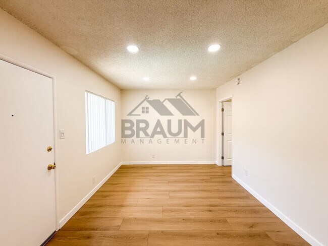 Building Photo - 13129 Oxnard St