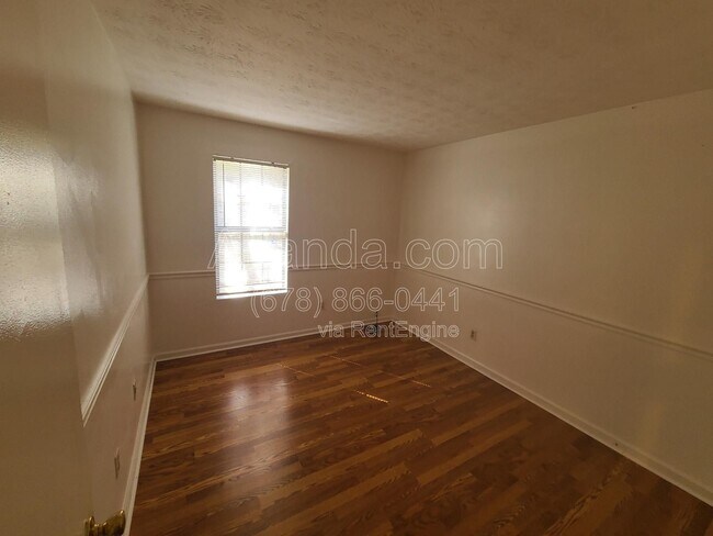 Building Photo - 905 Hemingway Rd