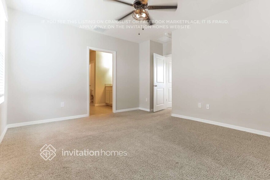 Building Photo - 8099 Pelican Reed Cir