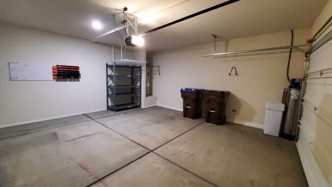 Building Photo - 4bedroom 3bath 2 Story Home with ***19 solar panels for low electric bill***