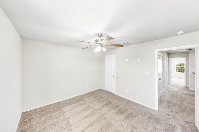 Building Photo - LOWEST PRICED!!!!!