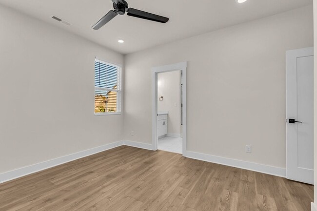 Building Photo - Charming New Build