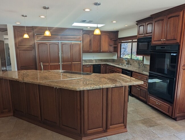 Building Photo - Luxury 5 Bedroom Home in Palo Verde Ranch