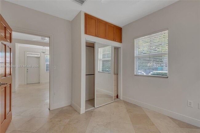 Building Photo - 814 Lenox Ave.