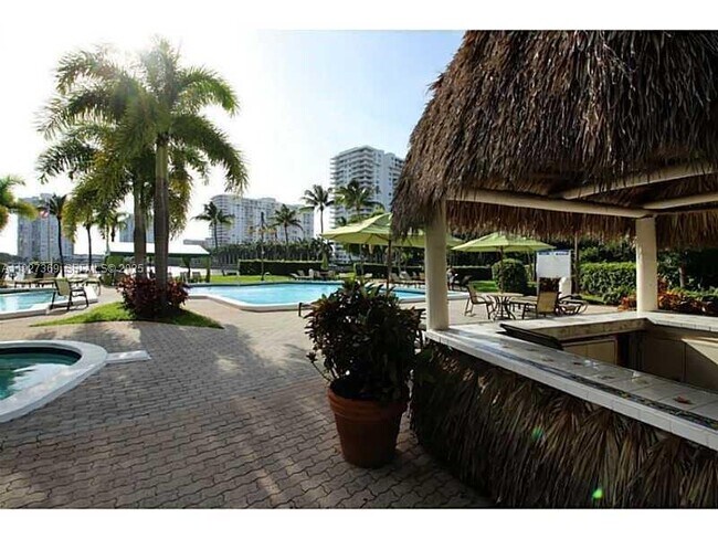 Building Photo - 18151 NE 31st Ct