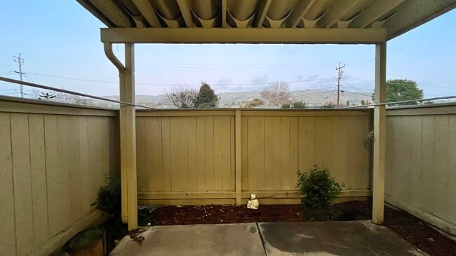 Building Photo - 46868 Fernald Common