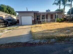 Building Photo - Lovely property in Bakersfield – 10 Minute...