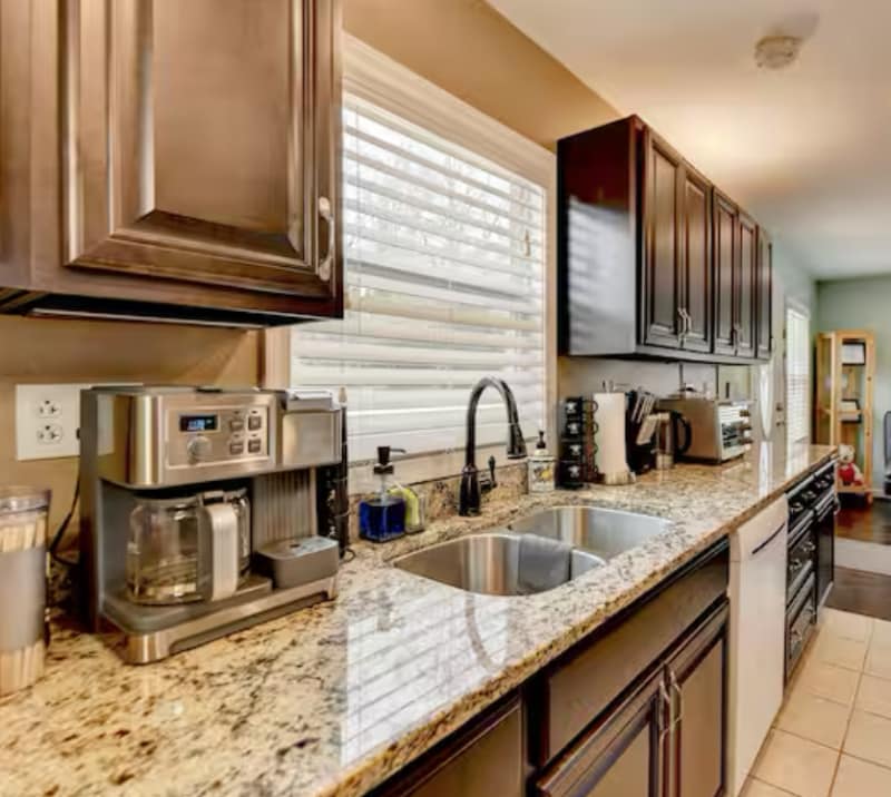 Building Photo - 2817 Evergreen Pl