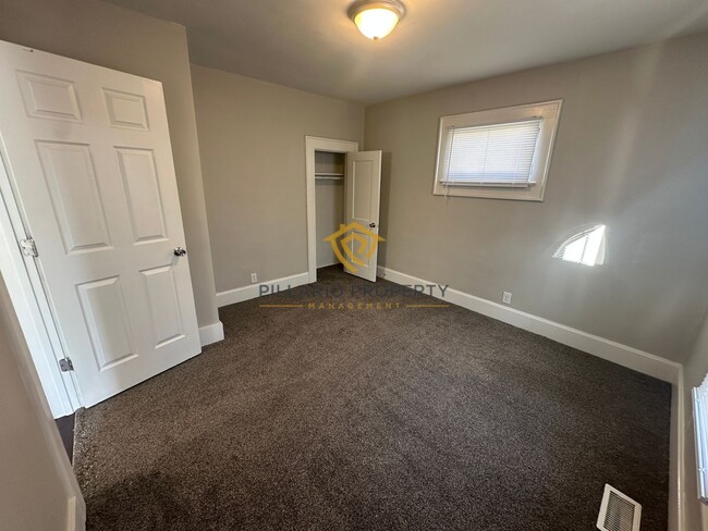 Building Photo - Stylish & Updated 3 Bedroom / 1.5 Bath Home – Move-In Ready!