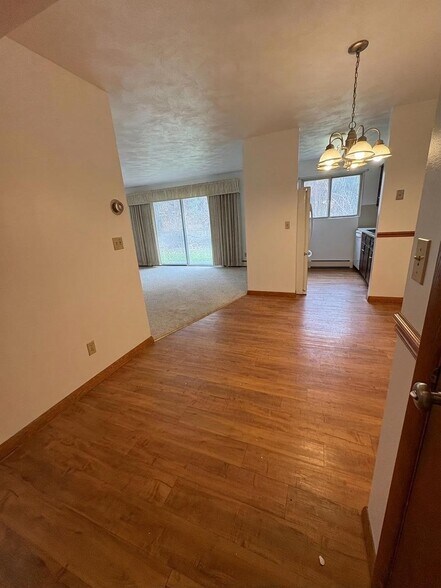 Building Photo - 624 Garrison Rd